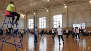 В Черкесске стартовал первый день соревнований по волейболу среди сотрудников ОВД республики