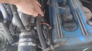 Сорвало топливную рампу на трассе и потек бензин с газели. Потек бензин из под форсунки на газеле.