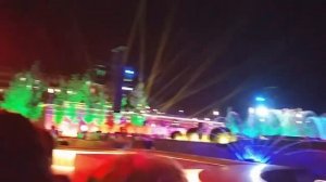 Дербент Самый большой фонтан Водные спецэффекты и зрелищные салюты Открытие парка.mp4