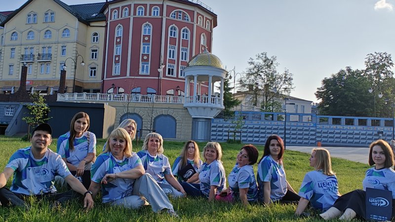 гиды на прогулке
