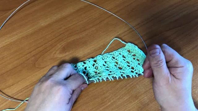 Узор спицами объёмные дорожки в ажуре