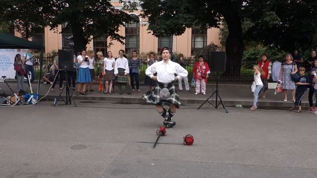 Фестиваль _Живые улицы_! Шотландский танец.