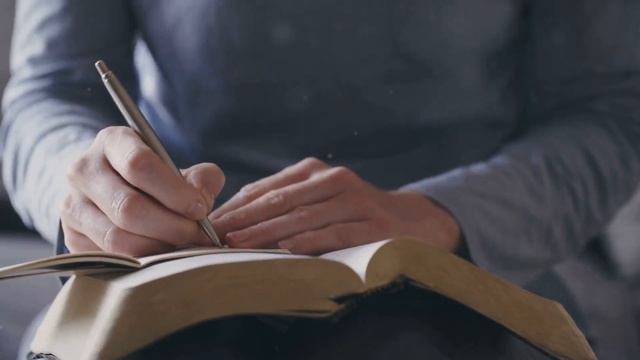 За одну ночь нельзя изменить жизнь, но можно изменить мысли, которые изменят жизнь.