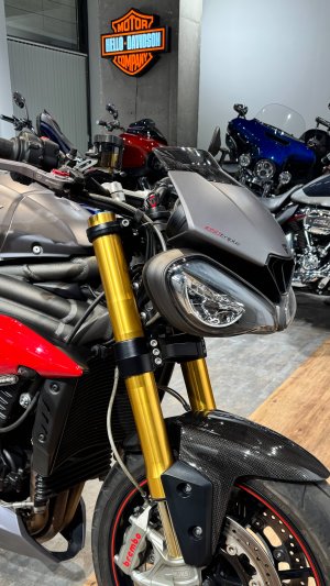 TRIUMPH Speed Triple 1050 R