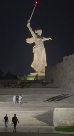 Мамаев курган! Никто не забыт ничто не забыто!