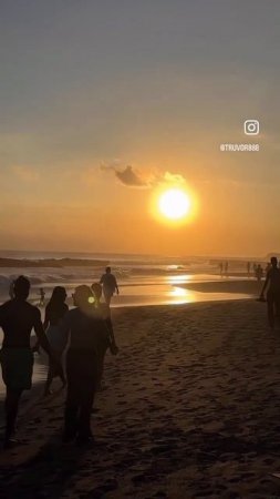 Пляж Чангу - Бали и днем и на закате - очень атмосферно #bali #indonesia #бали #чангу