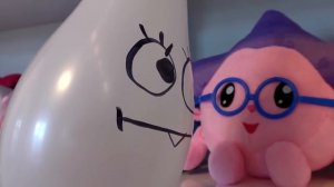 ДИАНА И РОМА - Диана играет с воздушными шариками