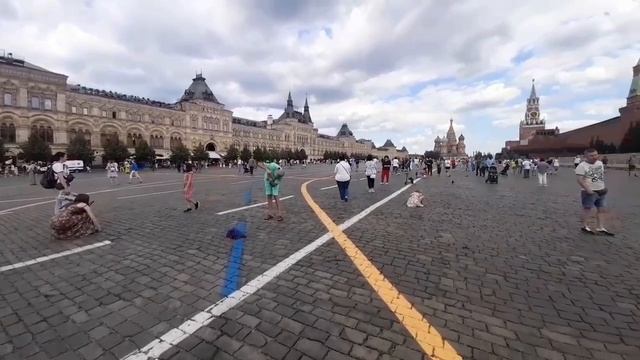 Лето в Москве! На Манежной растут  пальмы Кузнецкий мост в цветах Парк Зарядье