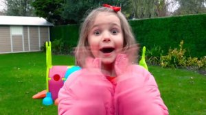 Мистер Макс Макс и Катя помогают своим друзьям