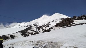 МОНУМЕНТ ГЕРОЯМ ВОВ НА ВЫСОТЕ 3500 м. Эльбрус