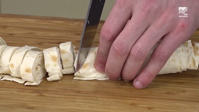 Наша Кухня. Готовим ленивую пиццу и салат "Дагестанский"