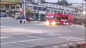 В Китае произошло самое странное ДТП, которое вы когда-либо видели