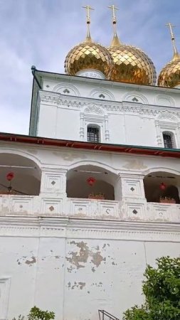 Древние стены и фонтанчик. Углич. 19.06.2025.