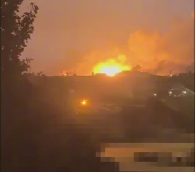 🔥 Видео мощных ночных прилетов по НПЗ в Кременчуге
