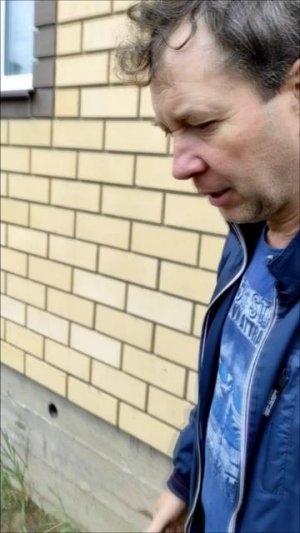 Палисадник перед домом пока не освоен