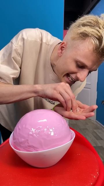 БРУНО - BRUNO -Он просто хотел торт… смотреть онлайн