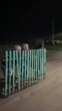 когда сказали за забора не выходить 🤣