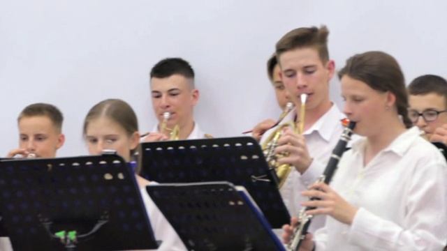 И. Дунаевский, Марш из х/ф "Веселые ребята" "Легко на сердце от песни веселой", Духовой оркестр