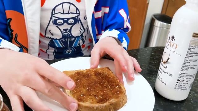 Мисс Кейти ( Кэти Miss Katy)  -Макс не хочет мыть руки
