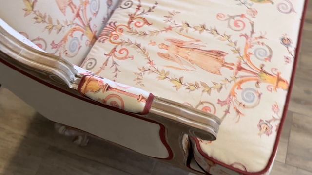 Диван трехместный«Эрмитаж» beige
