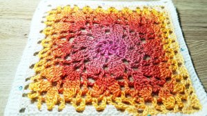 Вязание. Бабушкин квадрат. Схемы вязания крючком.mp4