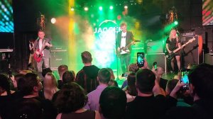 Приключения Электроников, Полёт на дельтаплане