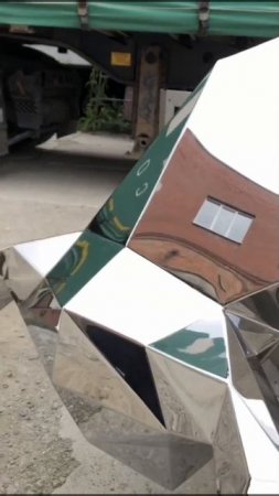 Полигональная скульптура быка