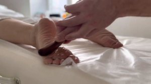 ASMR foot massage | массаж стоп девушке