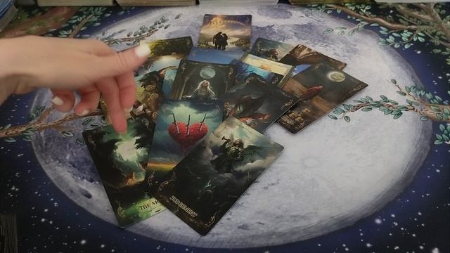 Что между вами сейчас и что будет дальше? Таро онлайн