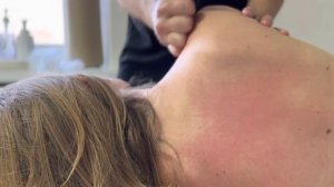 ASMR Массаж спины девушке/ACMR massage