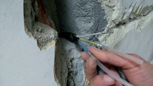 Надежное соединение кабеля.