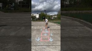 ПРЫЖКИ НА АСФАЛЬТЕ