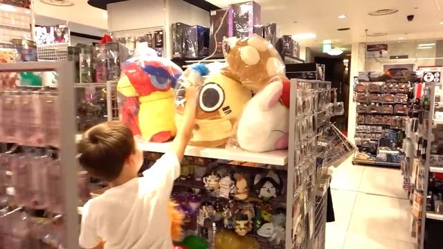 Мисс Кэйти и Мистер Макс - Катя и Макс играют в челлендж на скорость в Токио