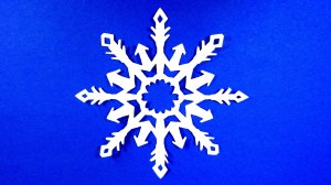 Как сделать красивую снежинку из бумаги видео