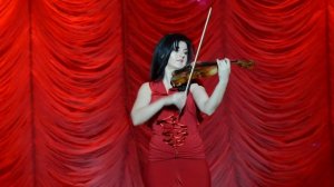 Играет Елена Гаджиева...