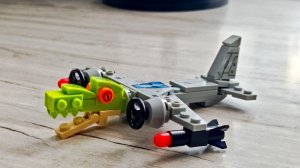 Я собрал Бомбардиро Крокодило из конструктора лего.