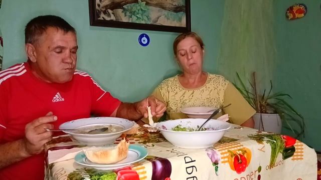 Жизнь в деревне.  Салат нарезанный в ближайшем магазине
