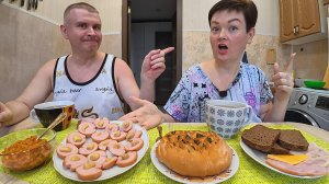 Мукбанг Вован усердно ГОТОВИТСЯ к ПРАЗДНИКУ) Мы просто ОФИГЕЛИ от информации Семейный завтрак Россия