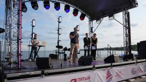 Мэр Мариуполя поздравил выпускников на празднике «Алые паруса»