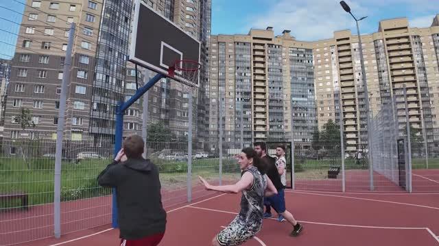 Баскет на улице, осторожно мат