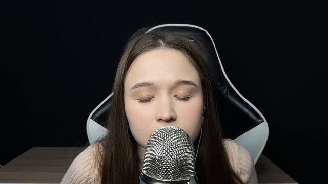 072. АСМР итинг сухофруктов смотреть онлайн