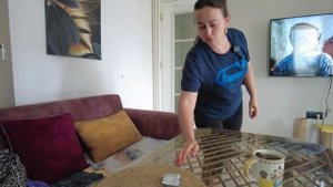 Собиратели сплетен, ждут хлеба и зрелищ