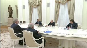 «Фальшь, гранты и забвение — больше не пройдут!»: Путин требует правды в учебниках