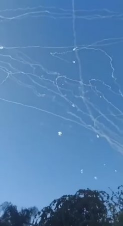 Тель-Авив впитывает ракеты от Ирана