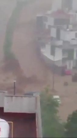 Ливневый паводок в Халапе (Мексика, 21.06.2025).