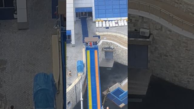 Я катаюсь на колесе Обозрений!!Рианнка