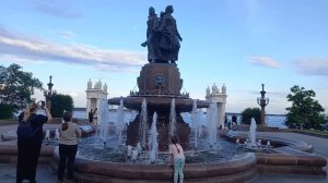 ФОНТАН Дружба в г Волгограде  на набережной