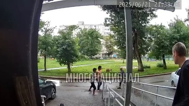 «За что? На каком языке вы хотя бы разговариваете, ребята?»  В Уфе таджик избил киргиза. Свидетелем
