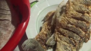 Жарим карася в манке)))это очень вкусо👍