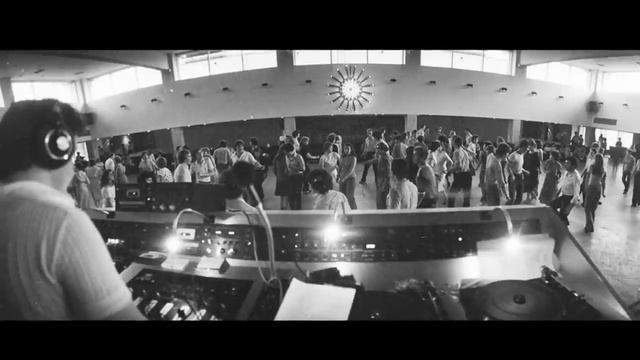 ЛЕТНЯЯ ДИСКОТЕКА СССР смотреть онлайн